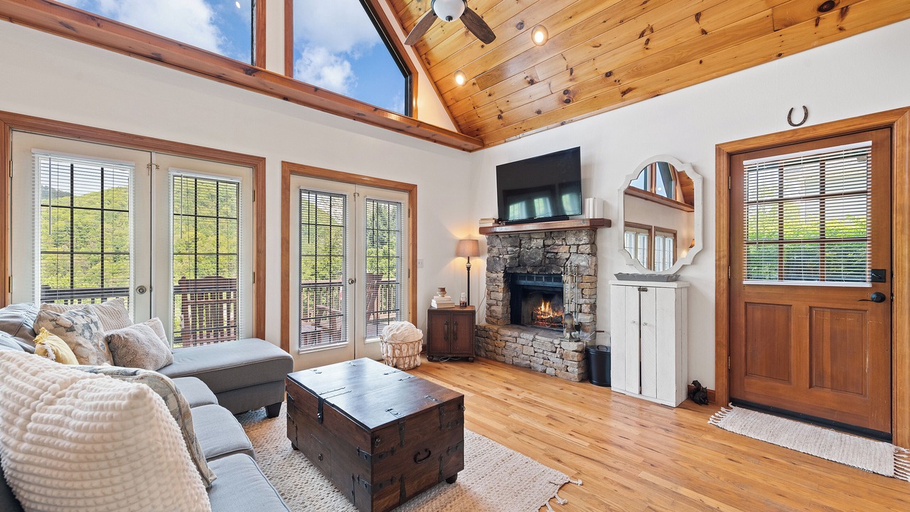 Photo of Livingroom in Waynesville