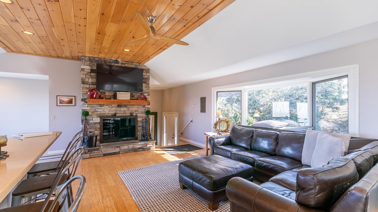 Photo of Livingroom in Blowing Rock