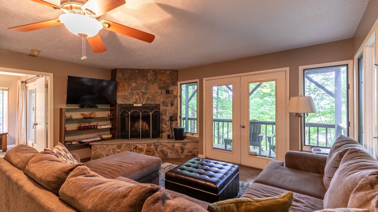 Photo of Livingroom in Seven Devils