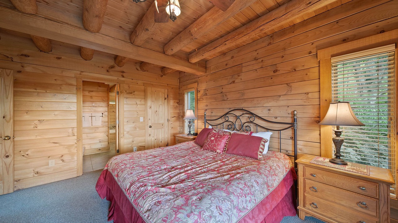 Photo of Bedroom in Seven Devils
