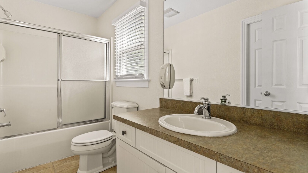Photo of Bathroom in Bermuda Bay