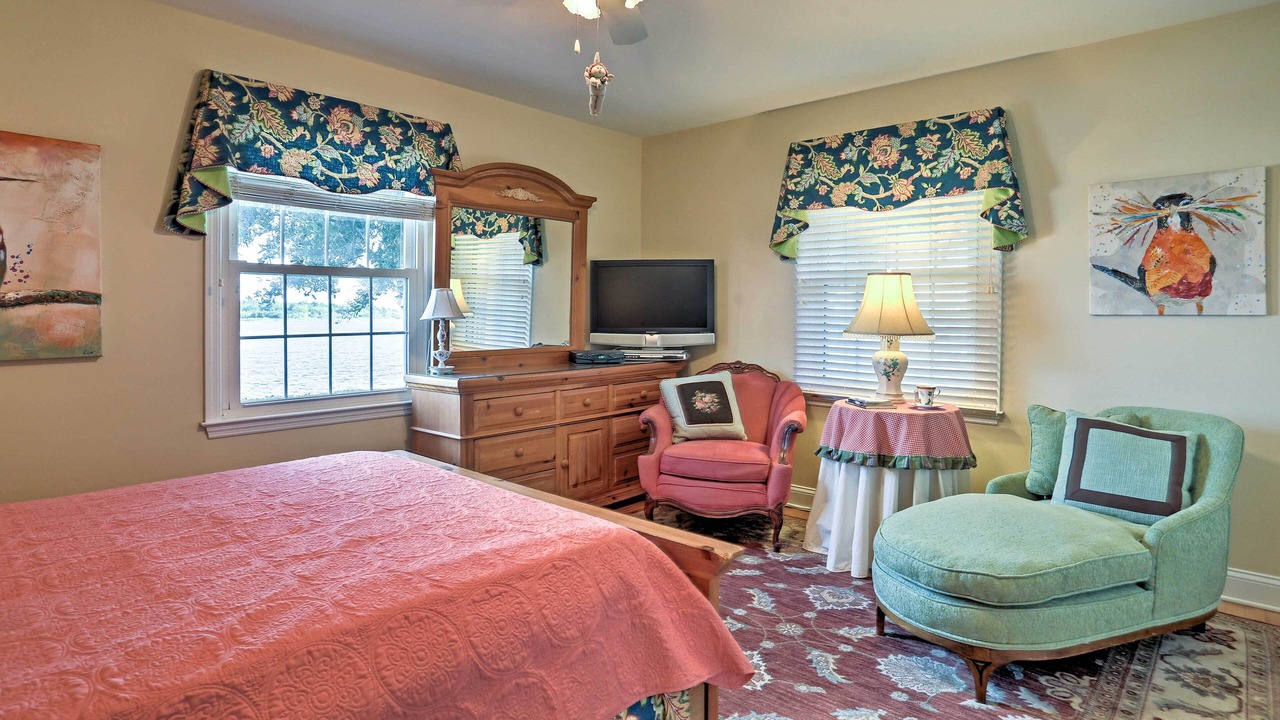 Photo of Bedroom in Swansboro