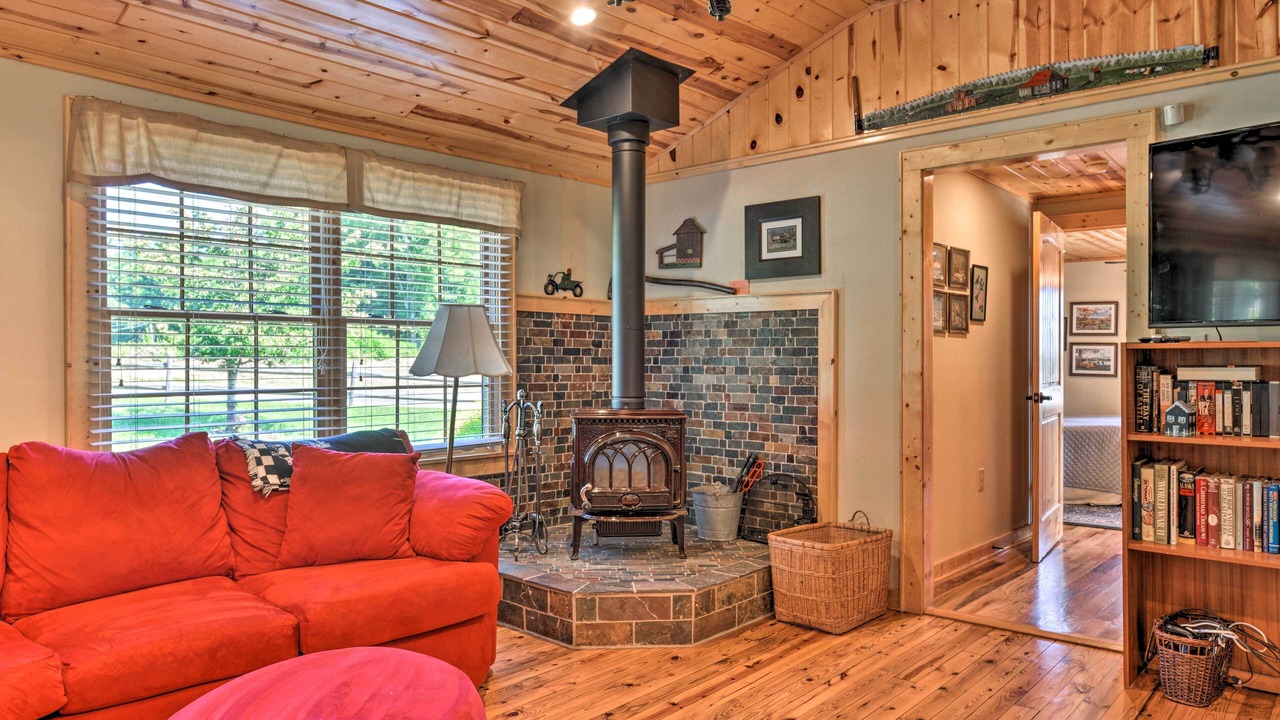 Photo of Bedroom in Glade Valley