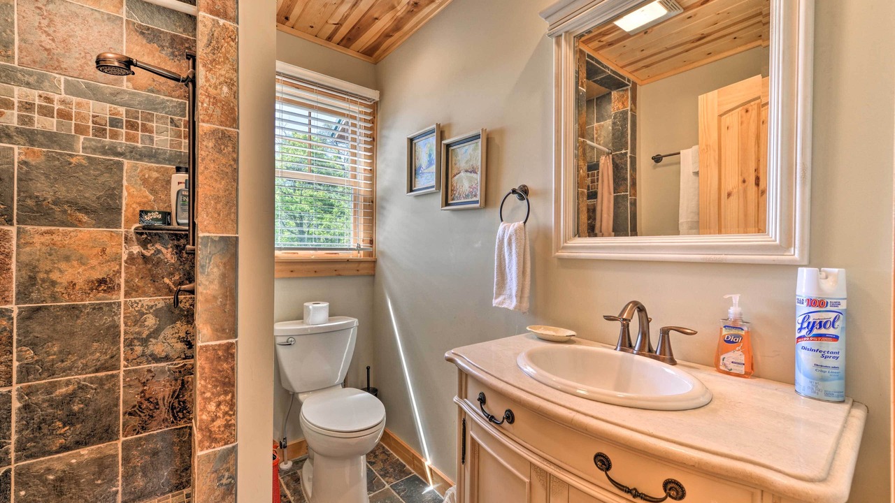 Photo of Bathroom in Glade Valley