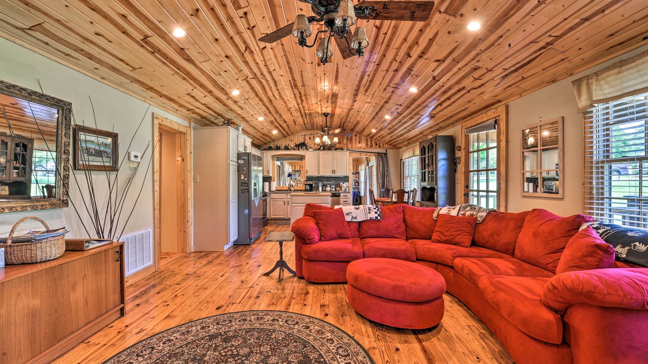 Photo of Bedroom in Glade Valley