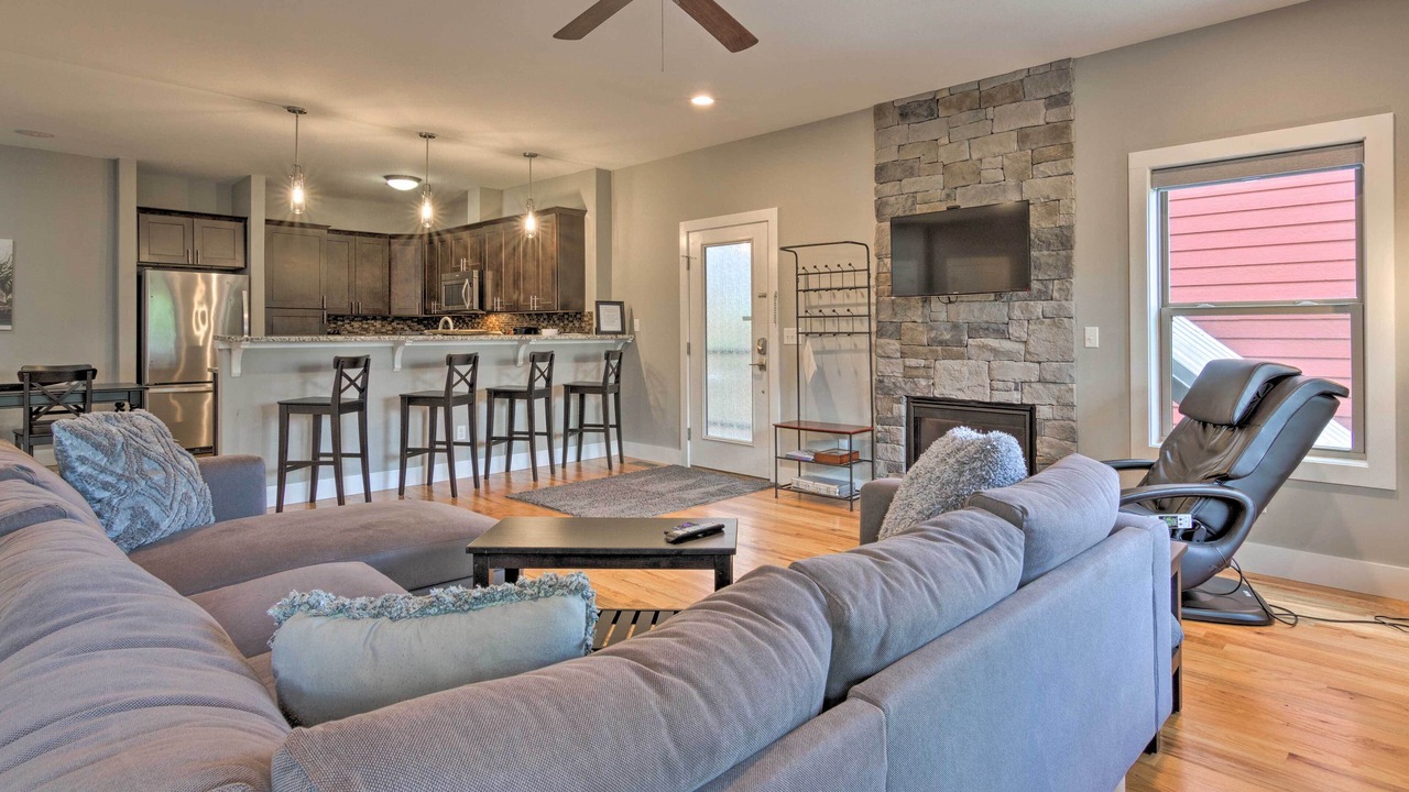 Photo of Livingroom in Asheville