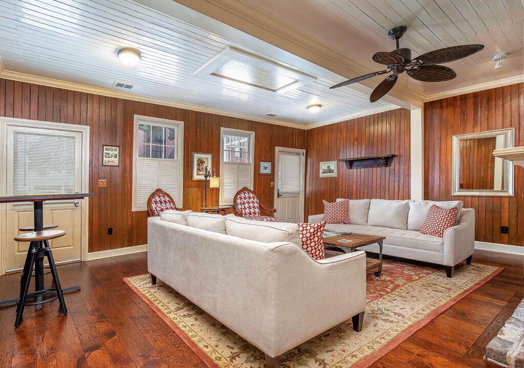 Photo of Livingroom in Old West Broad Neighborhood