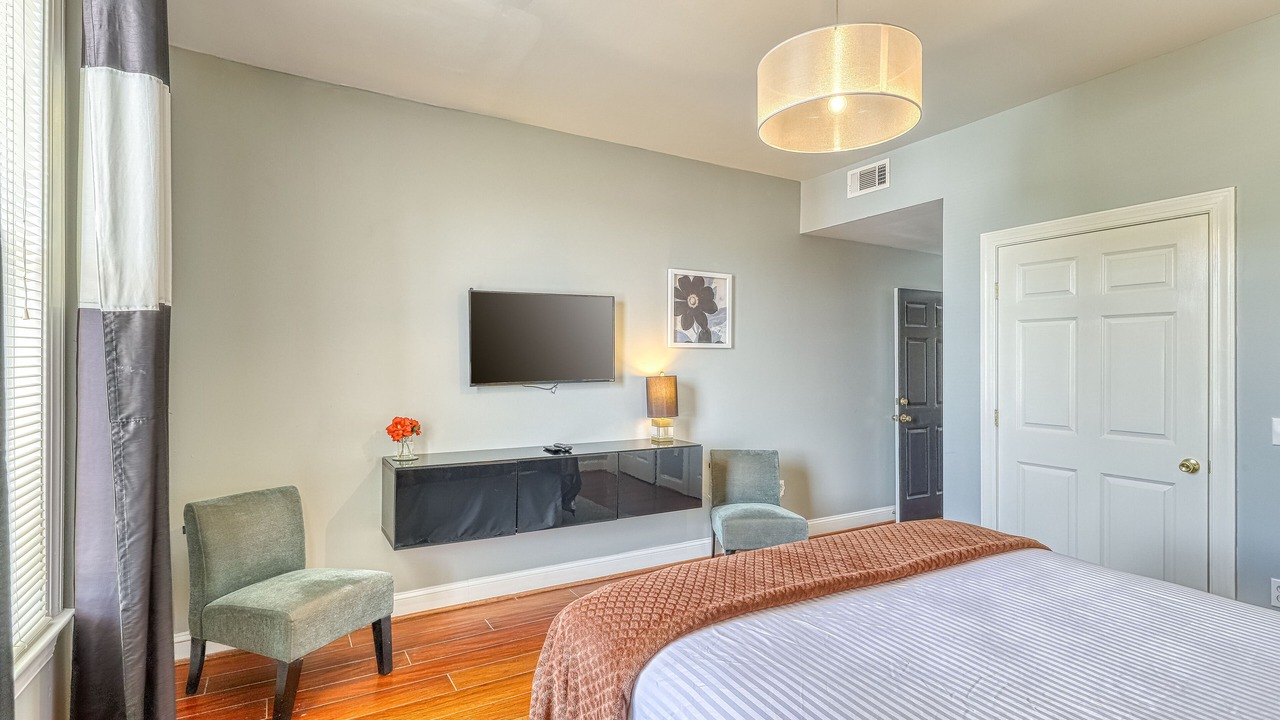 Photo of Bedroom in Old West Broad Neighborhood