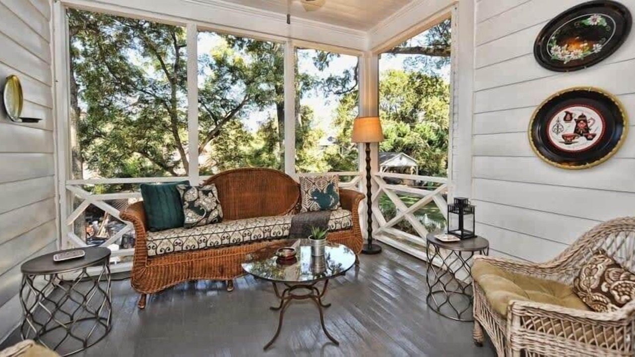 Photo of Livingroom in Myers Park