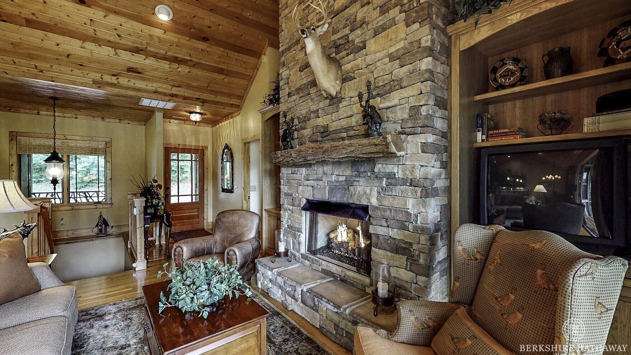 Photo of Livingroom in Cashiers