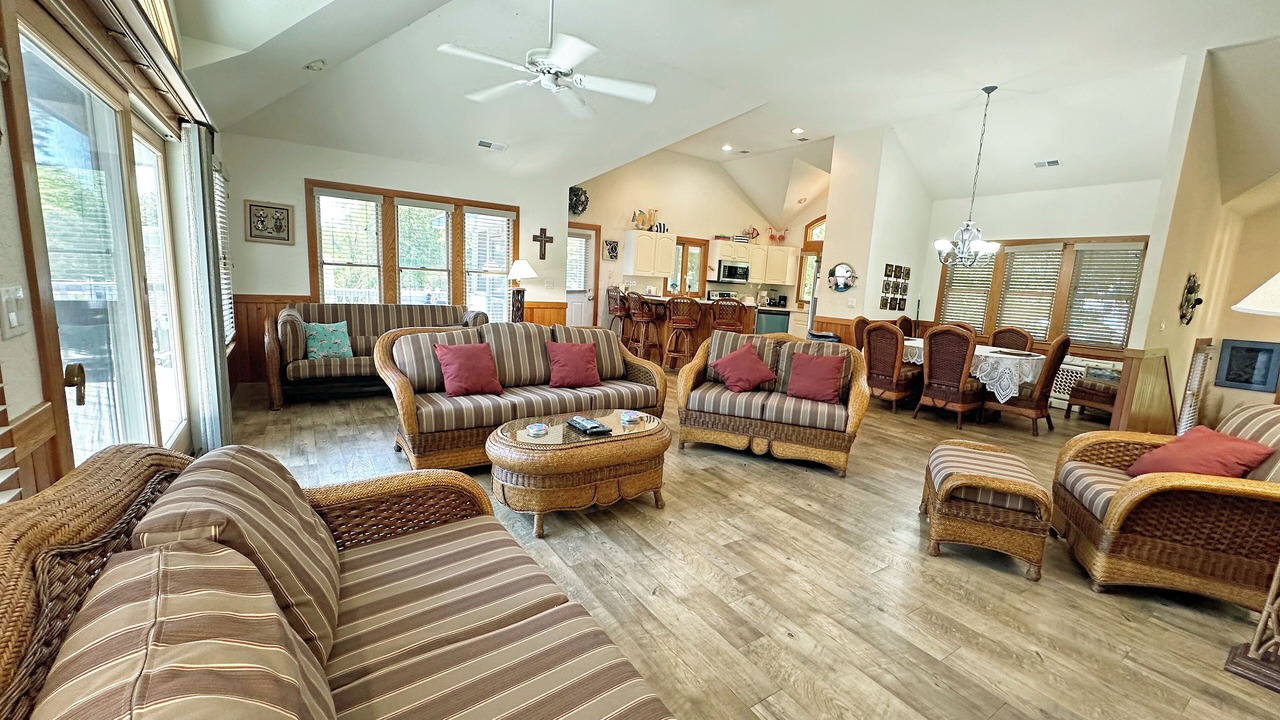 Photo of Livingroom in Kitty Hawk