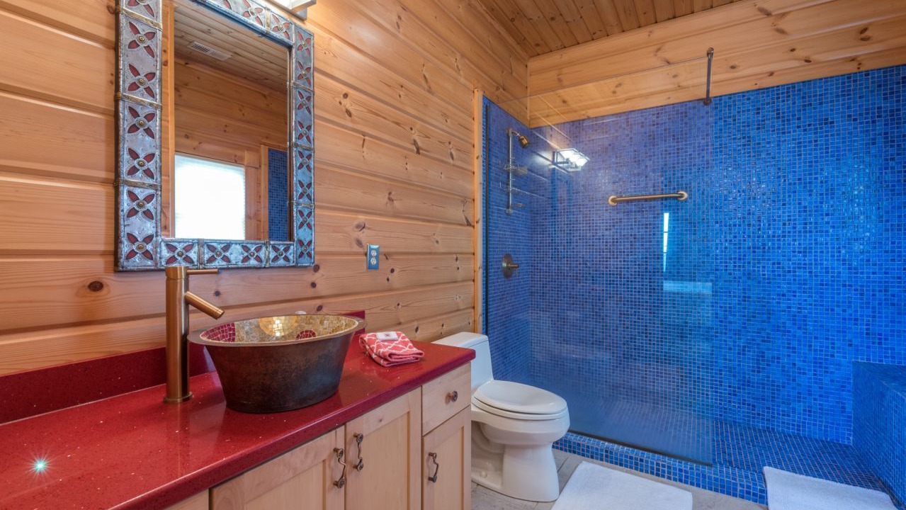 Photo of Bathroom in Old Fort