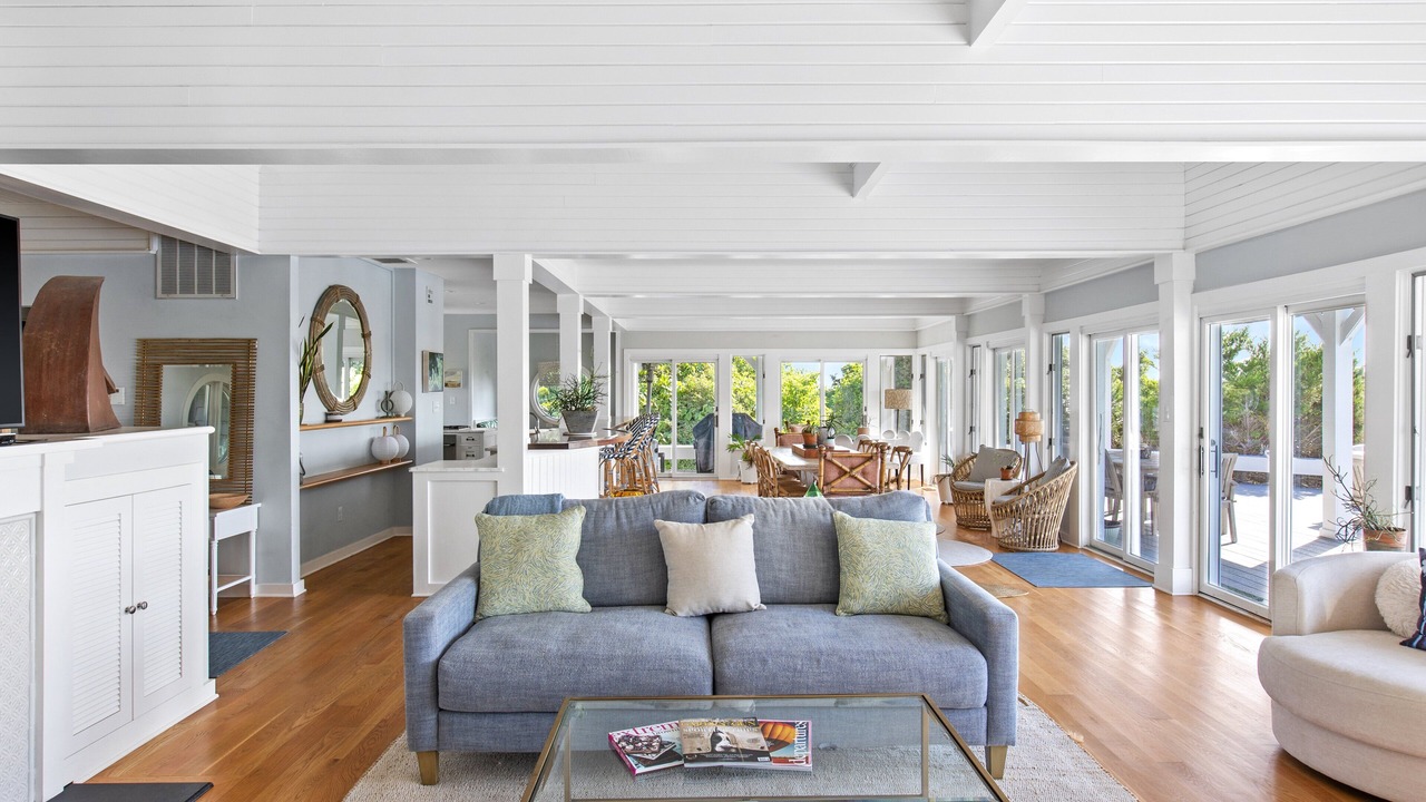 Photo of Livingroom in West Beach