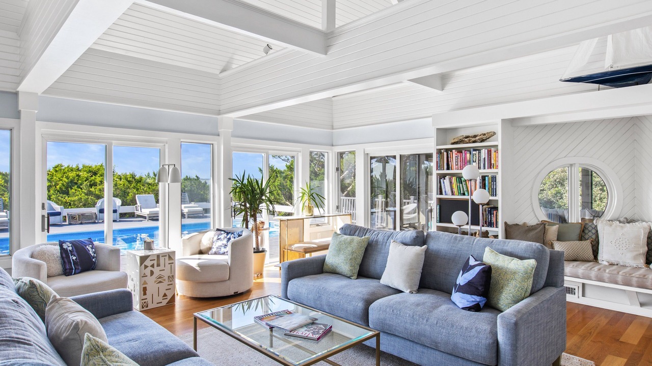Photo of Livingroom in West Beach