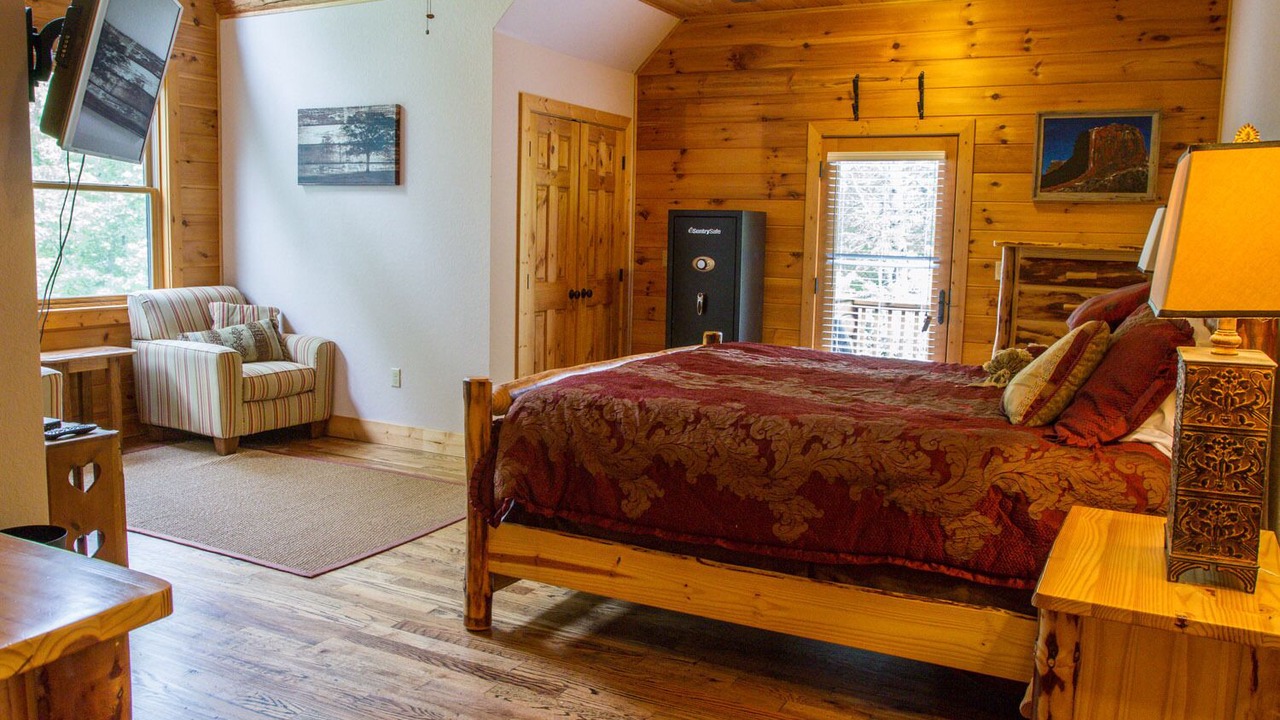 Photo of Bedroom in Maggie Valley