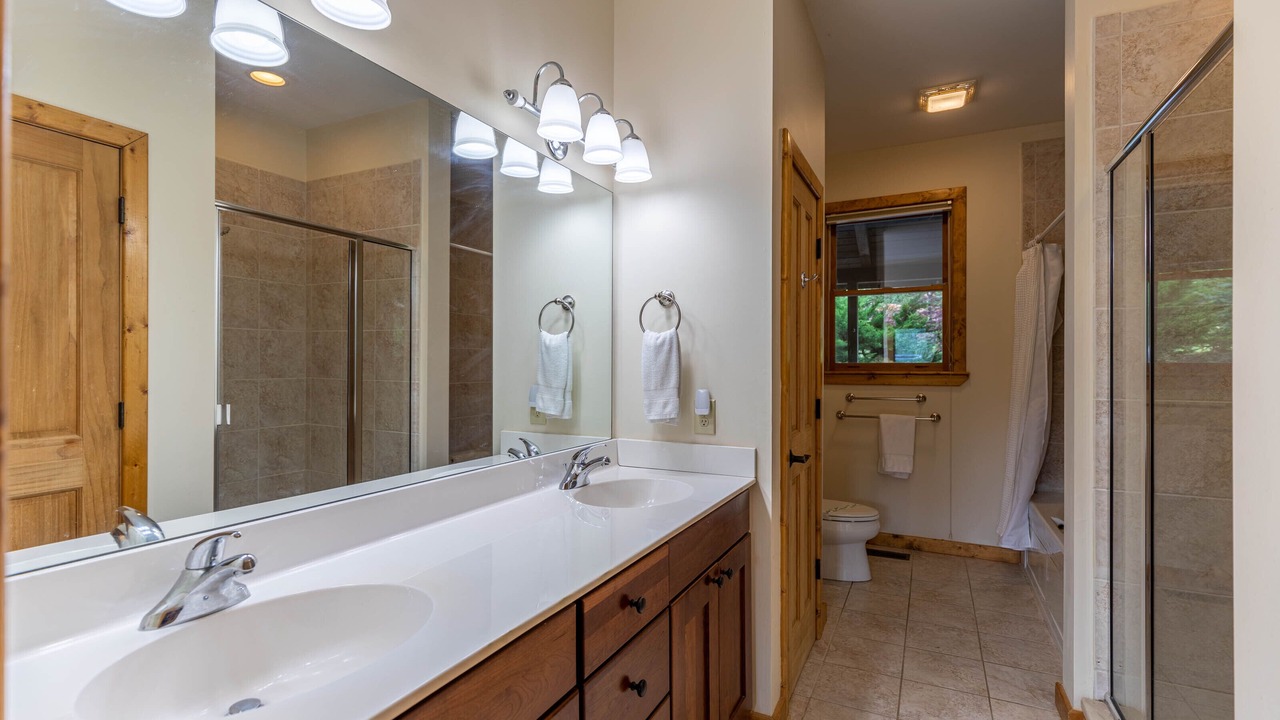Photo of Bathroom in Seven Devils