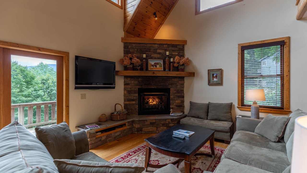 Photo of Livingroom in Seven Devils
