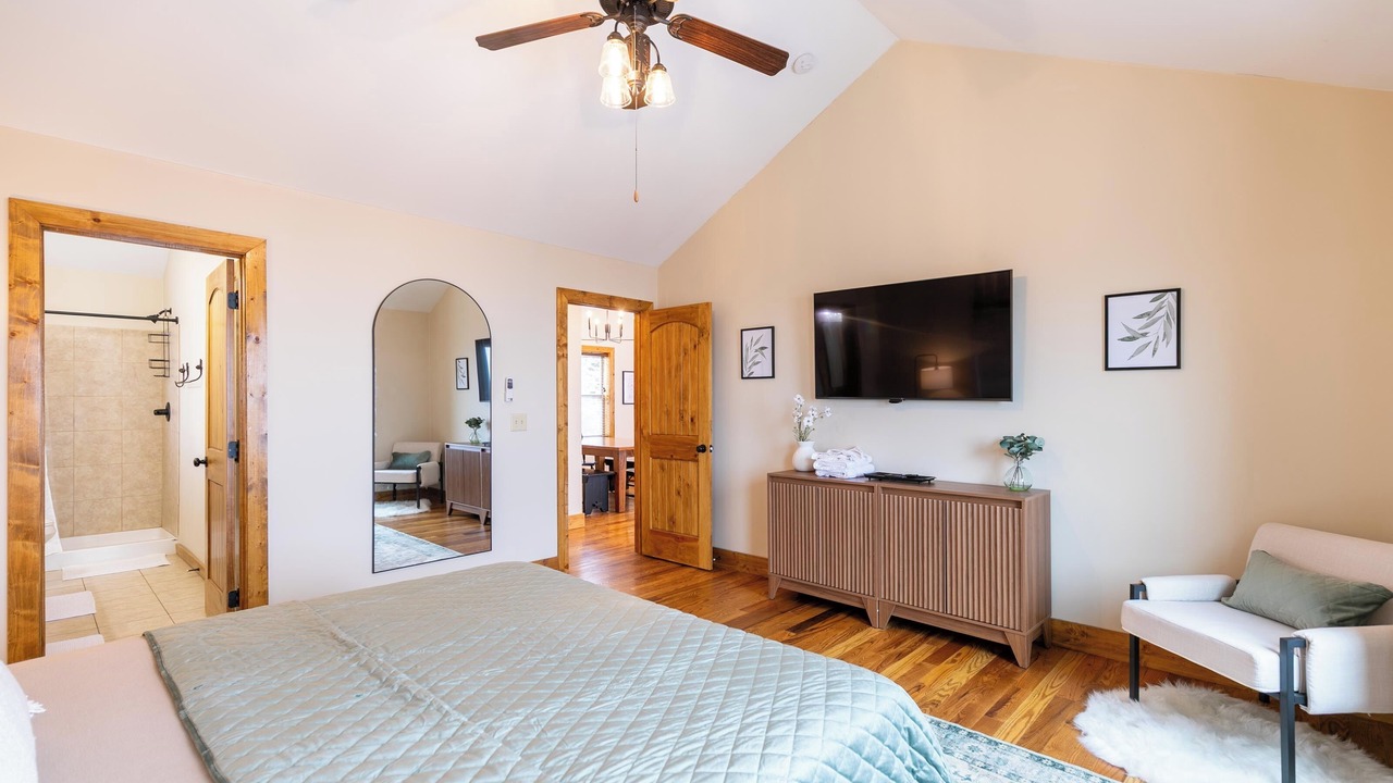Photo of Bedroom in Blowing Rock