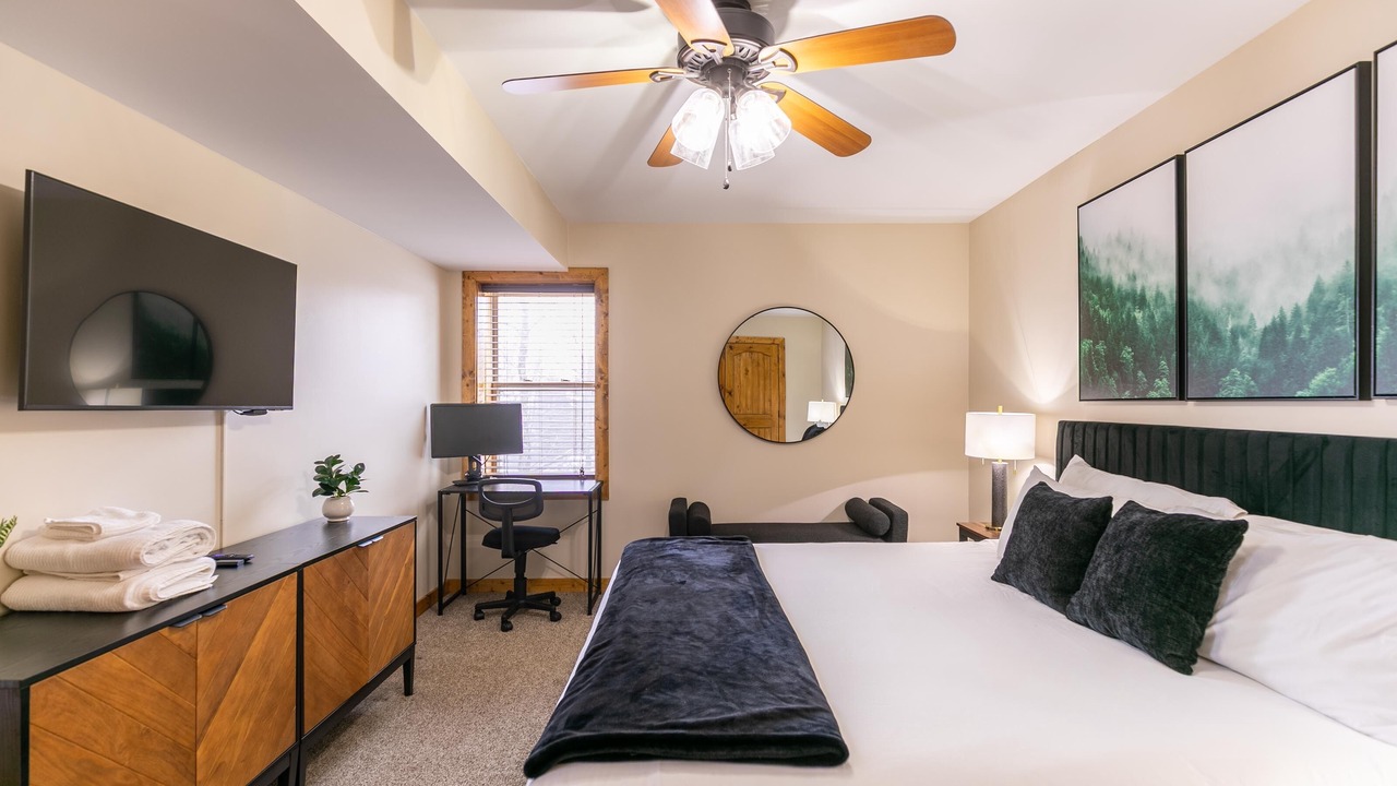 Photo of Bedroom in Blowing Rock