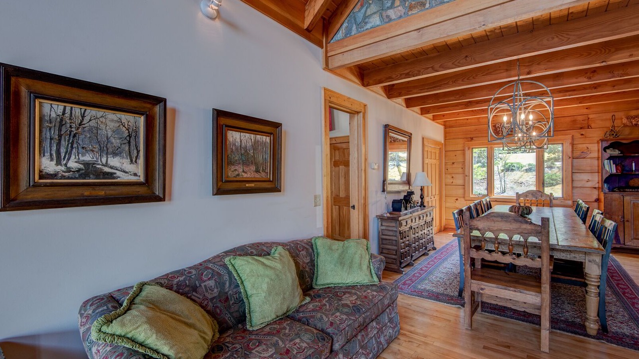 Photo of Livingroom in Boone
