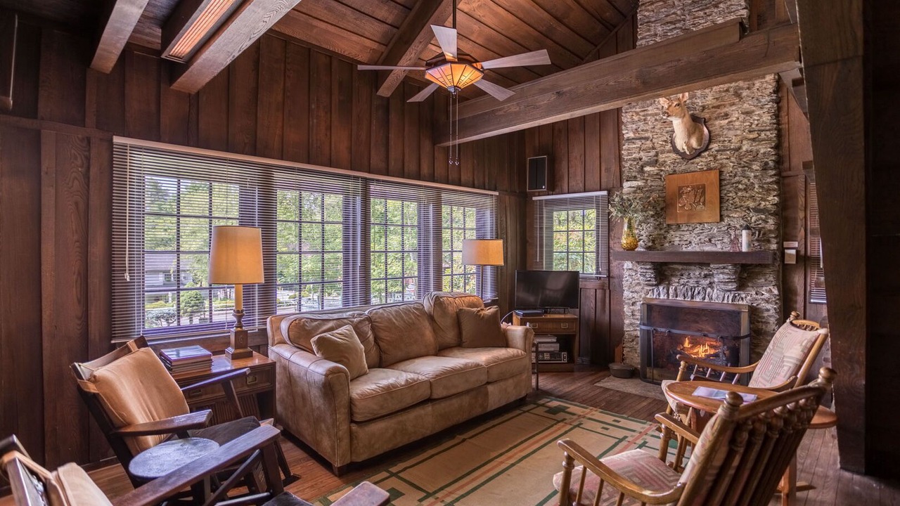Photo of Livingroom in Blowing Rock