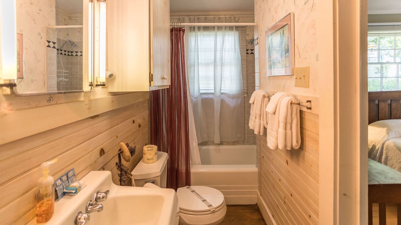 Photo of Bathroom in Blowing Rock