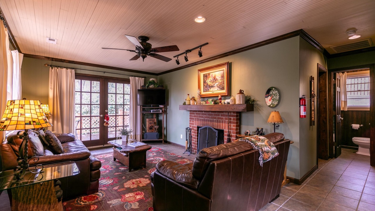 Photo of Livingroom in Blowing Rock