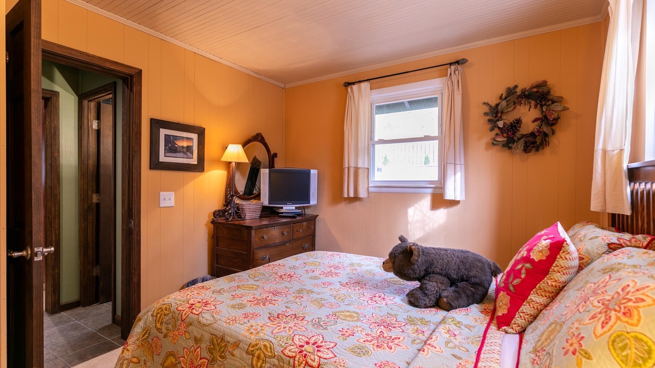 Photo of Bedroom in Blowing Rock