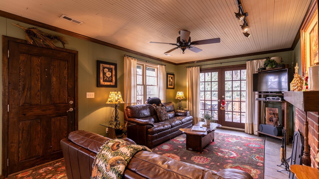 Photo of Livingroom in Blowing Rock