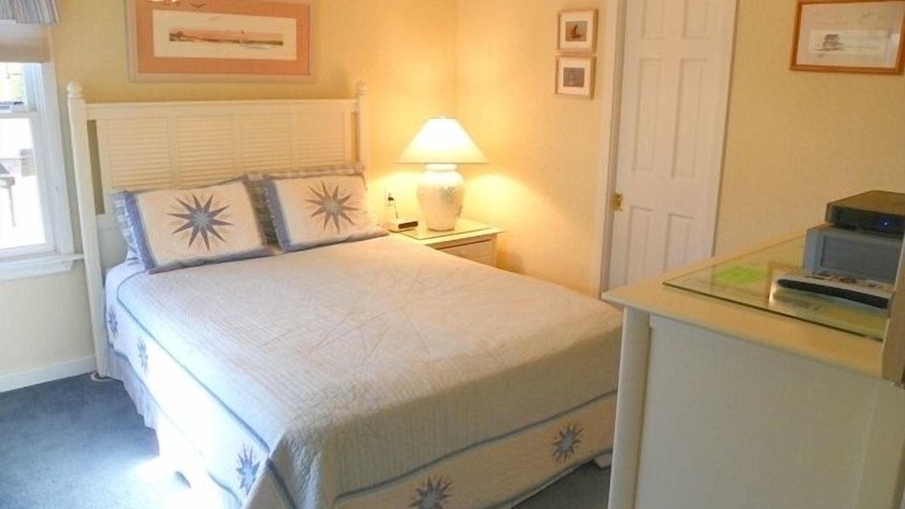 Photo of Bedroom in Whalehead Beach