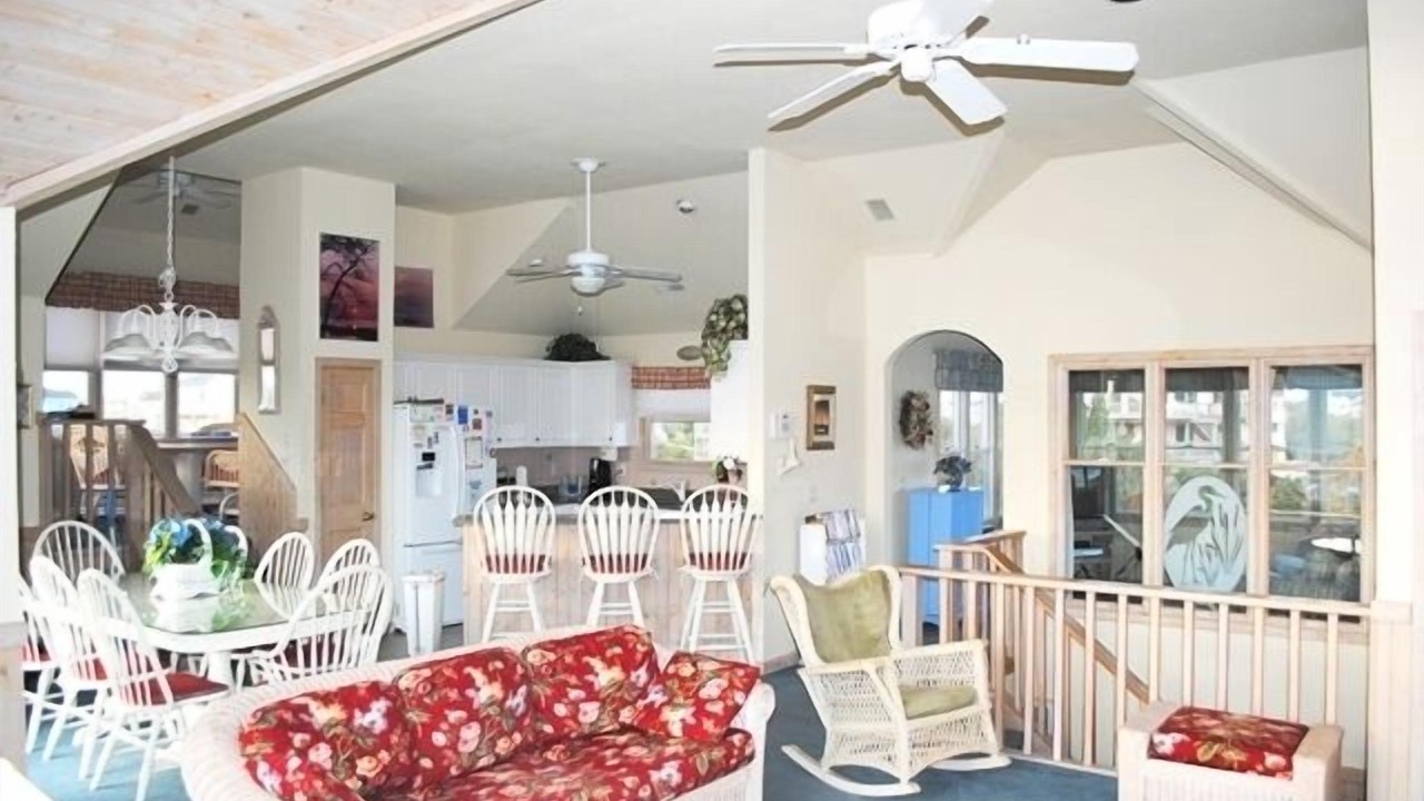 Photo of Livingroom in Whalehead Beach