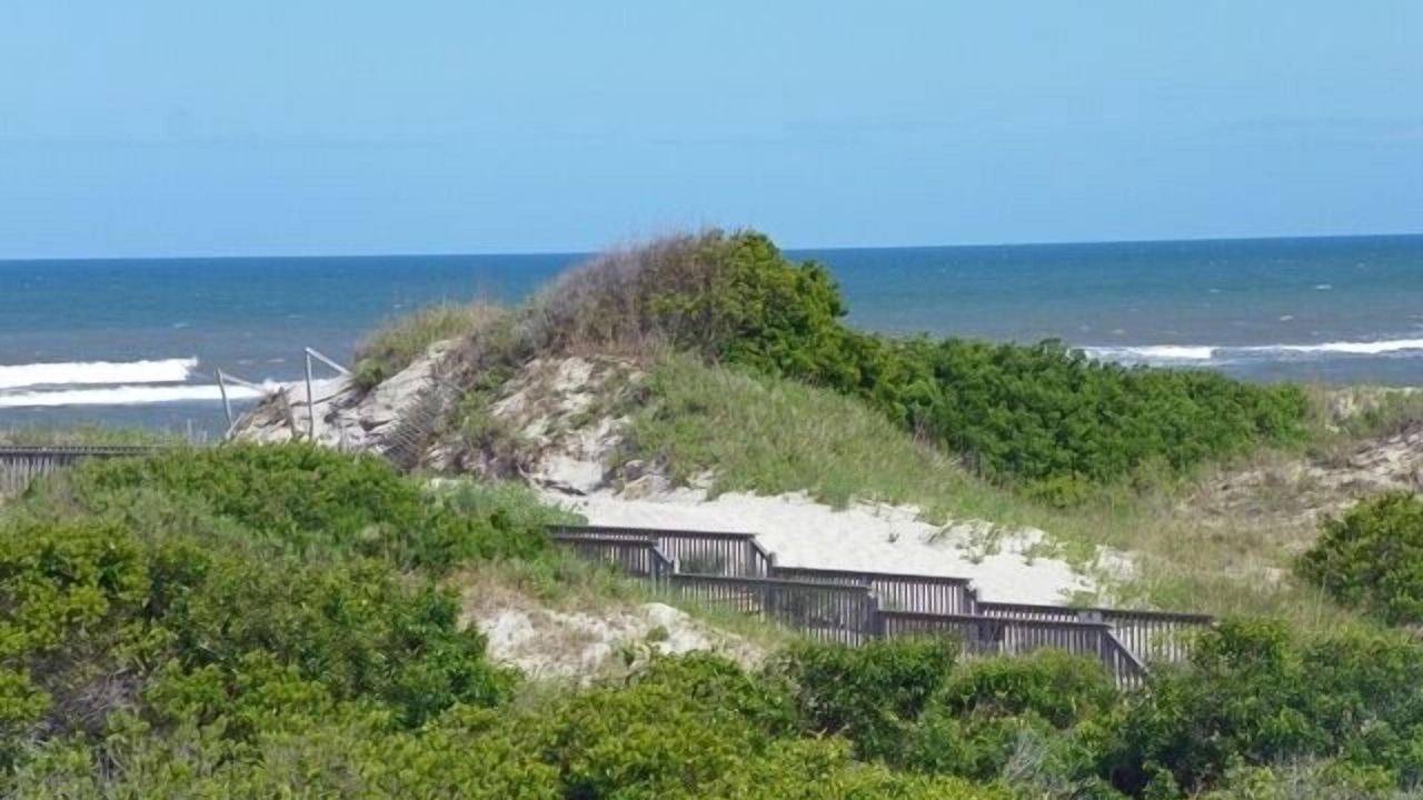 Photo of Others in Whalehead Beach