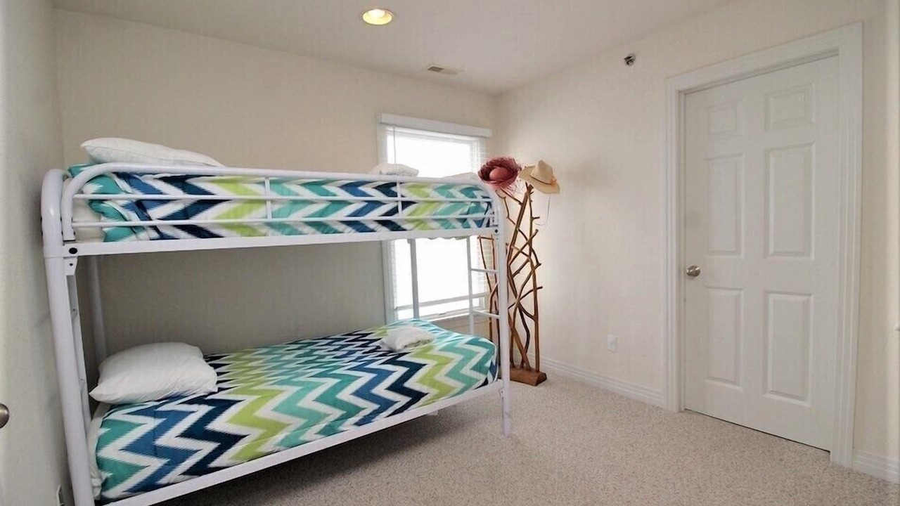 Photo of Bedroom in Bermuda Bay