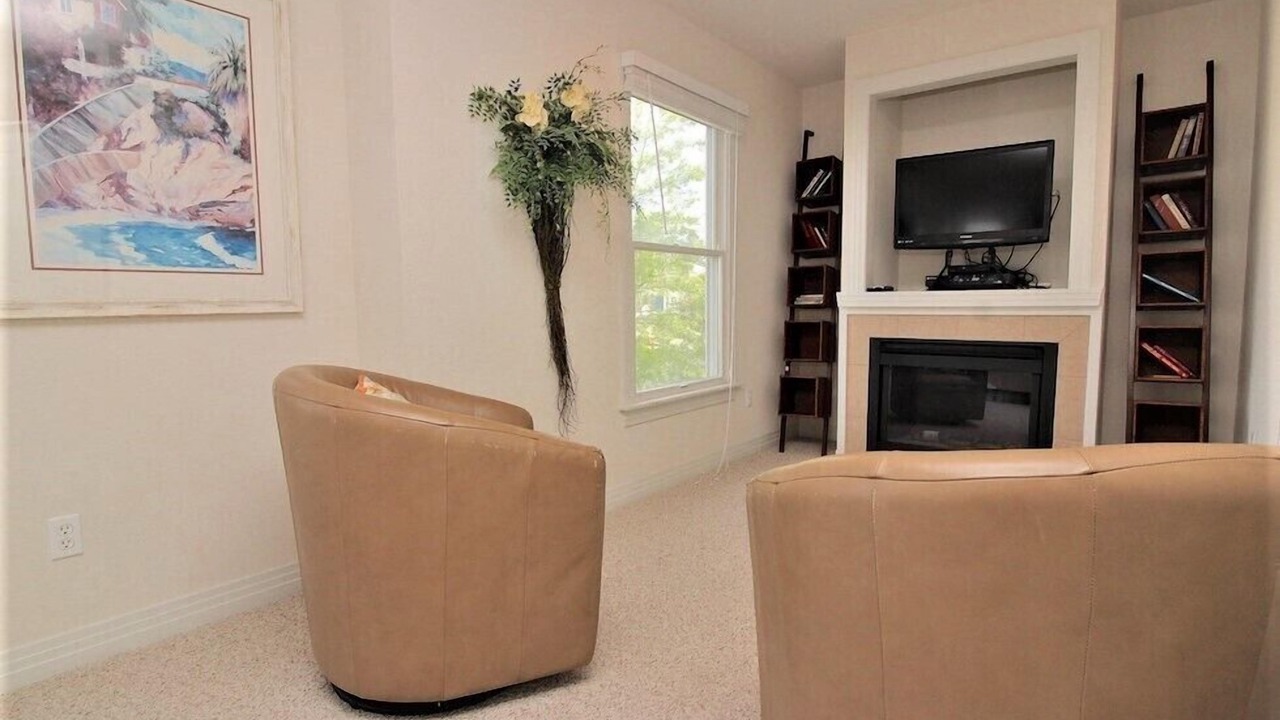 Photo of Livingroom in Bermuda Bay