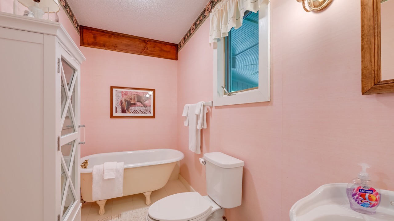 Photo of Bathroom in Lake Sequoyah