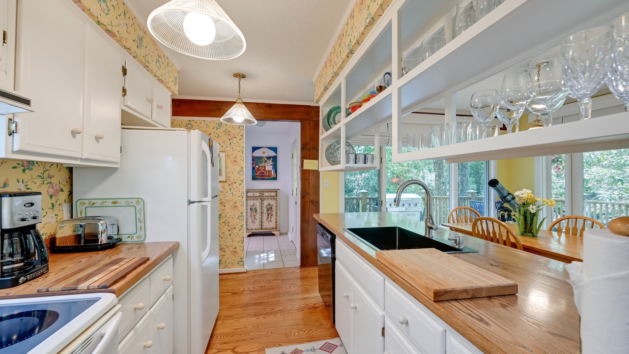 Photo of Kitchen in Lake Sequoyah
