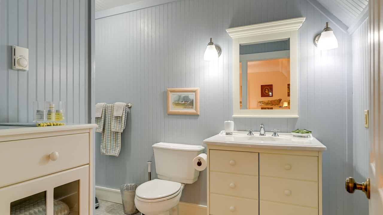 Photo of Bathroom in Lake Sequoyah
