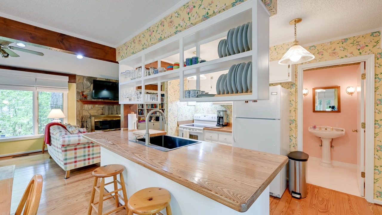 Photo of Kitchen in Lake Sequoyah