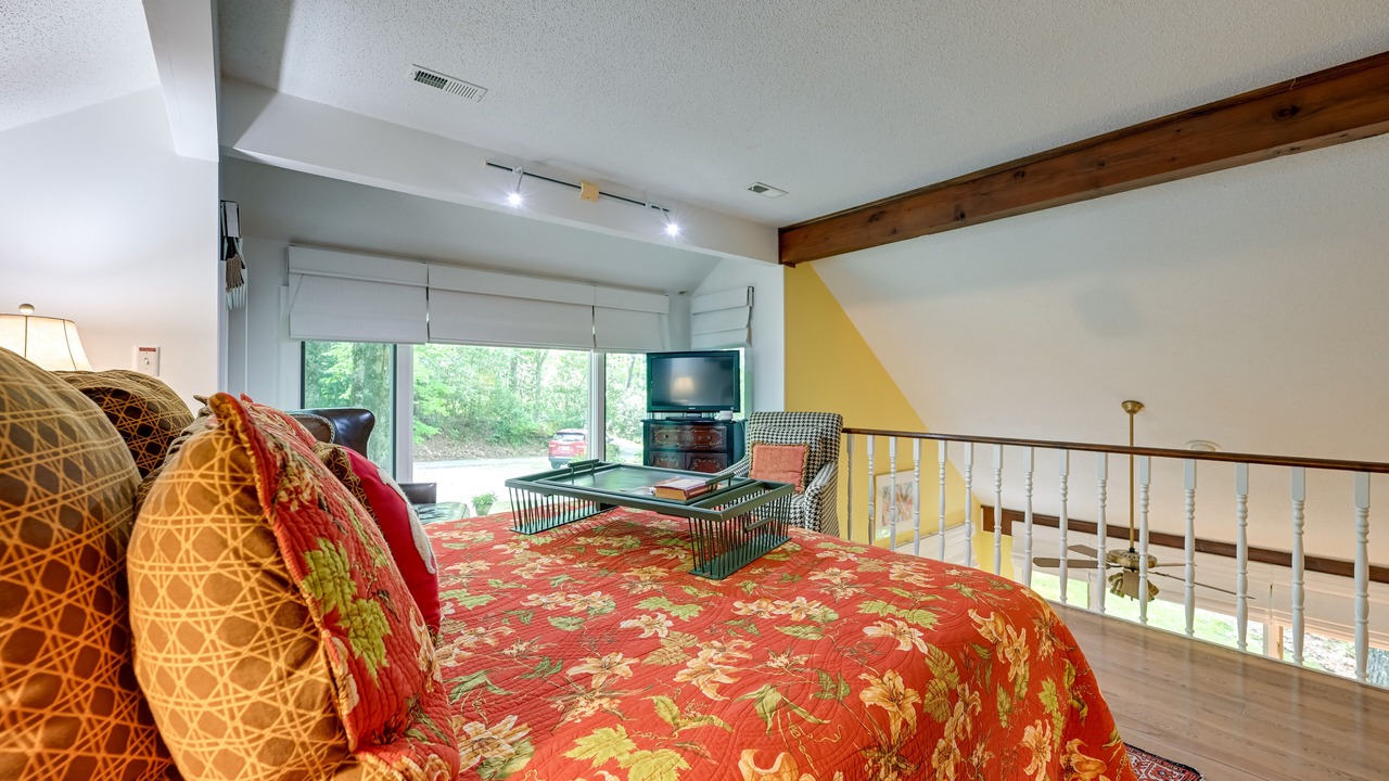 Photo of Bedroom in Lake Sequoyah