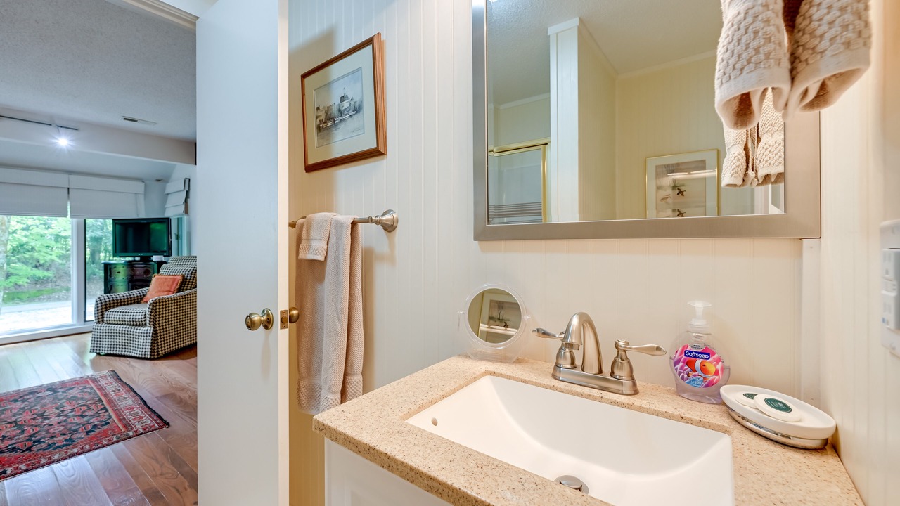 Photo of Bathroom in Lake Sequoyah