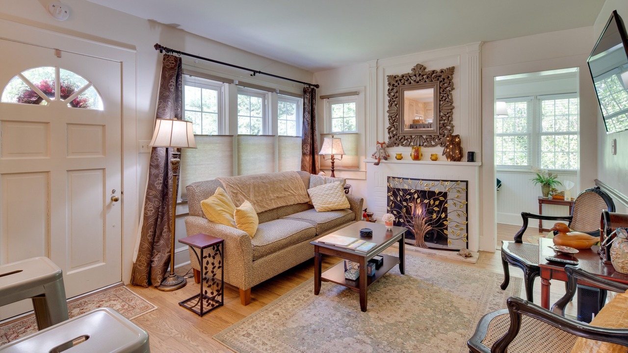 Photo of Bedroom in Royal Pines