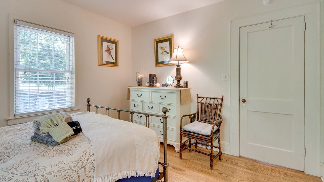 Photo of Bedroom in Royal Pines