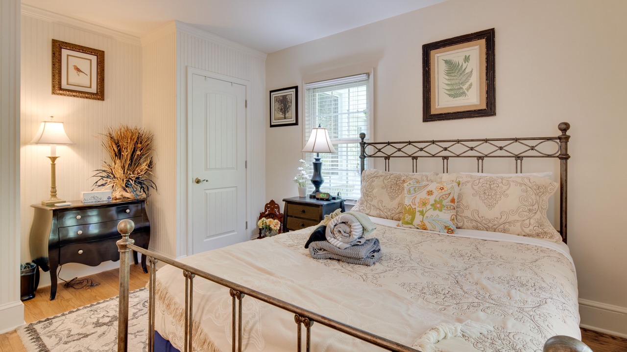Photo of Bedroom in Royal Pines