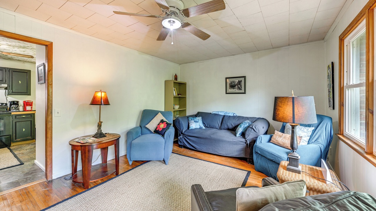 Photo of Livingroom in Robbinsville