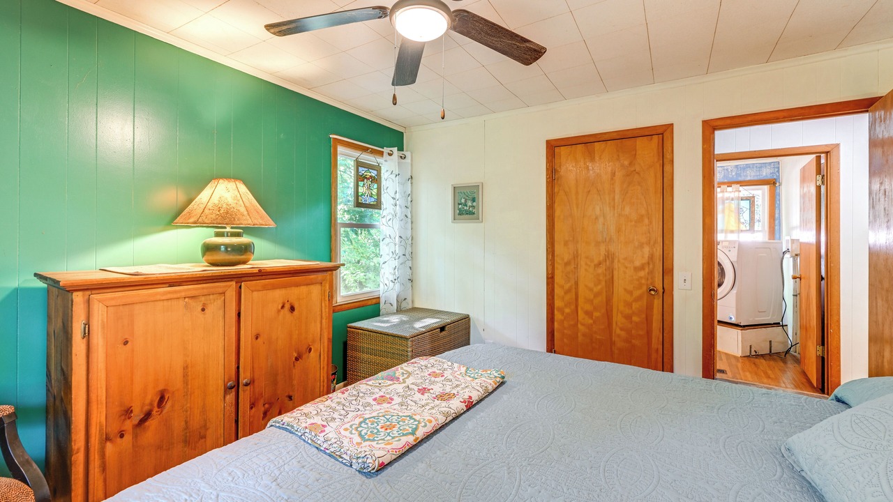 Photo of Bedroom in Robbinsville