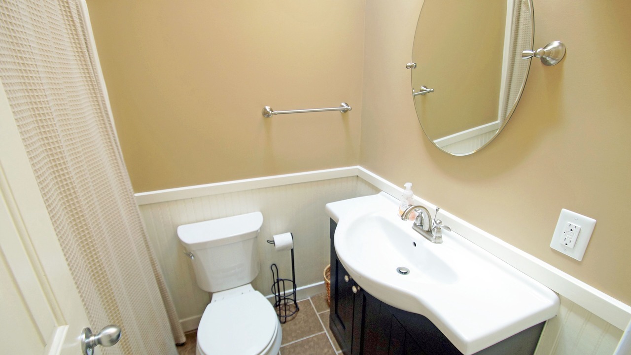 Photo of Bathroom in Colington Harbour