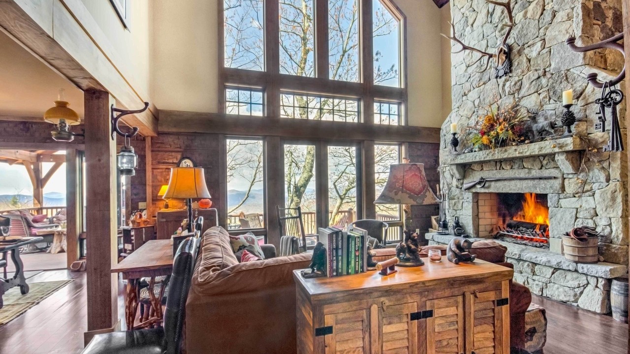 Photo of Livingroom in Sapphire
