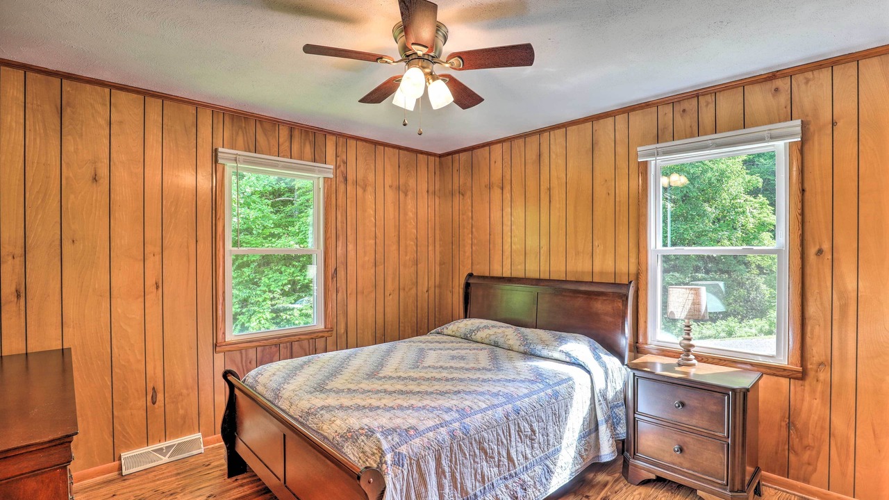Photo of Bedroom in Marshall