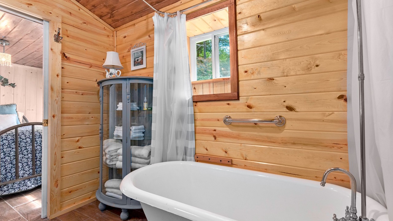 Photo of Bathroom in Gerton