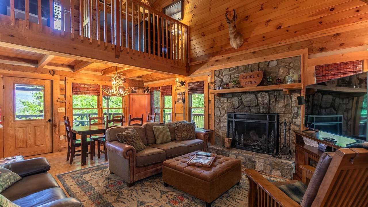 Photo of Livingroom in Sugar Grove